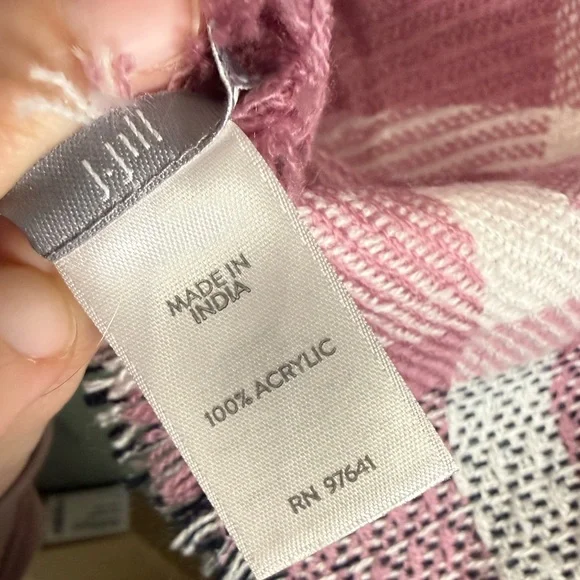 J.Jill Pink Plaid Blanket Scarf ICEDMVEMUL Fringe Wrap Cozy OS NWT - Picture 4 of 8